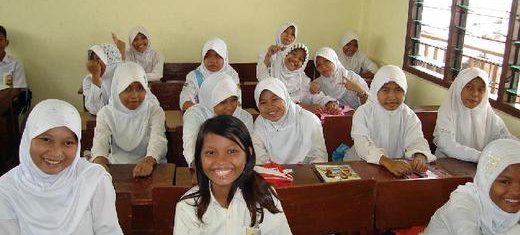 Beautiful_smiles_from_the_Students_in_their_new_school.jpg