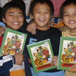 _thumbnail_Aboriginal_boys_show_their_storybooks.jpg